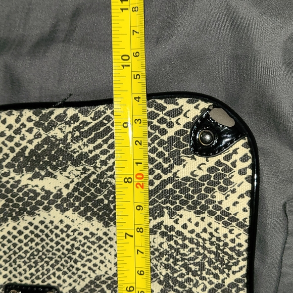 Express Wristlet Clutch Fabric Faux Snakeskin Makeup Bag - Picture 6 of 8